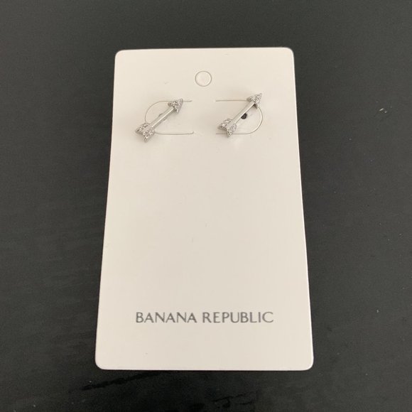 NWT Banana Republic Arrow Diamond Silver Earrings - Picture 3 of 4